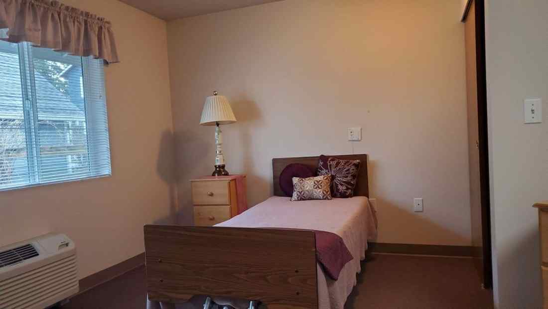 Chehalis West room feature